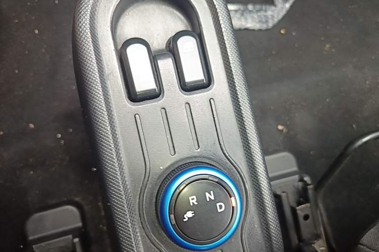 Used Wuling Hongguang MINIEV 2020 Enjoyment Model Lithium Iron Phosphate Gear Lever