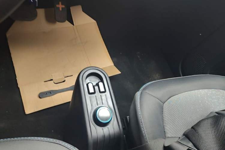 Used Wuling Hongguang MINIEV 2020 Freedom Version Lithium Iron Phosphate Gear Lever