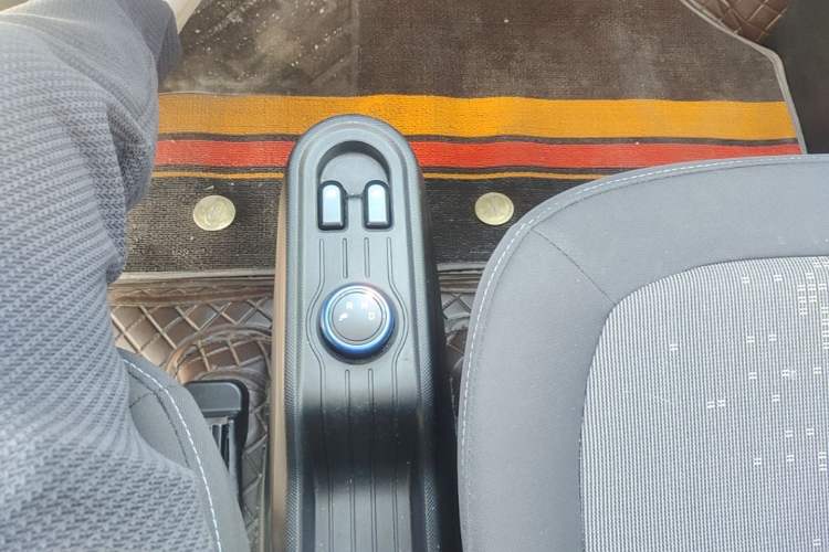 Used Wuling Hongguang MINIEV 2020 Zizai Version Lithium-NMC Gear Lever