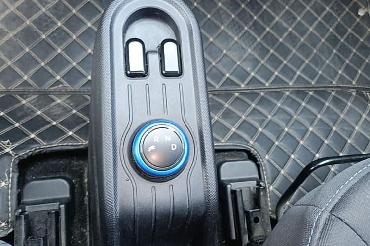 Used Wuling Hongguang MINIEV 2020 Enjoyment Model Lithium Iron Phosphate Gear Lever
