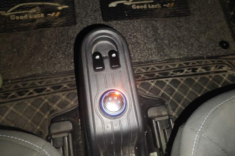 Used Wuling Hongguang MINIEV 2020 Enjoy Edition Lithium-Ion Battery Gear Lever