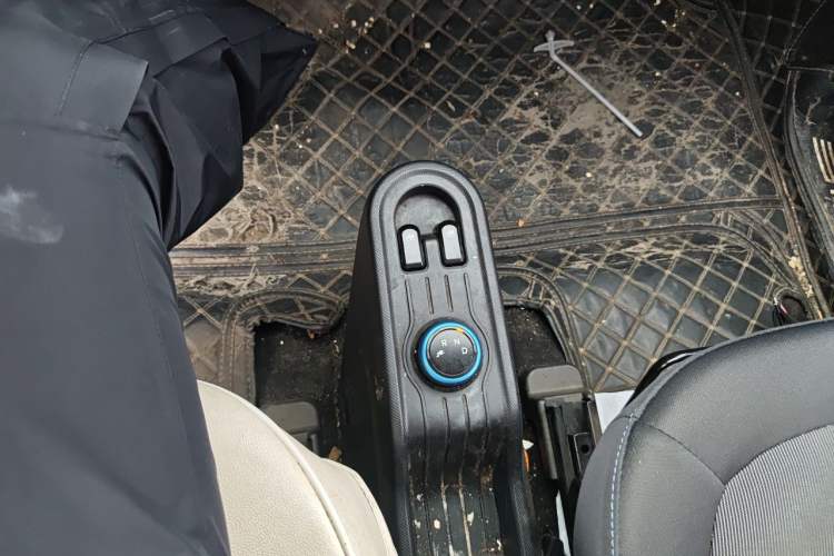 Used Wuling Hongguang MINIEV 2020 Enjoy Edition Lithium-Ion Battery Gear Lever