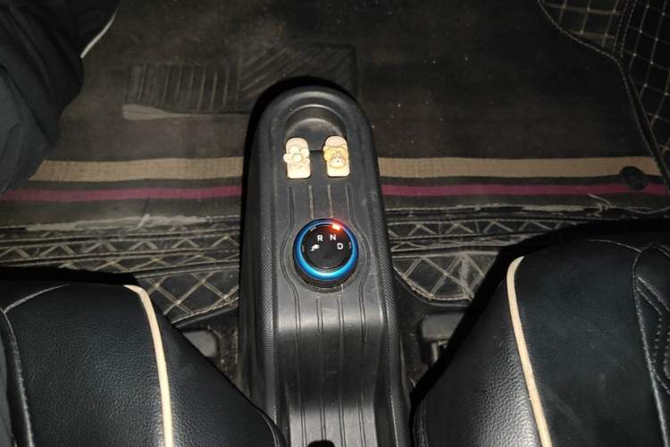 Used Wuling Hongguang MINIEV 2020 Zizai Version Lithium-NMC Gear Lever