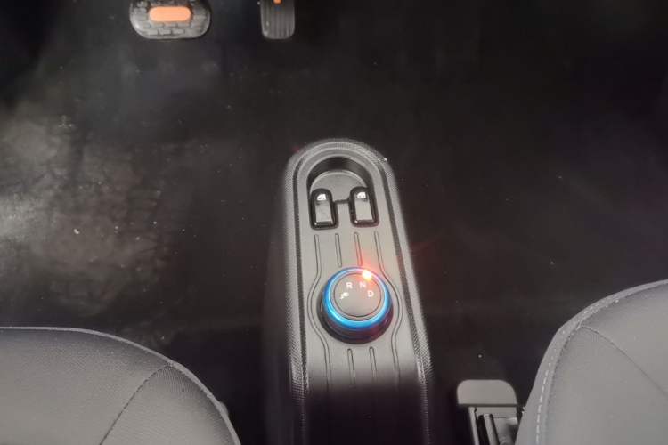Used Wuling Hongguang MINIEV 2020 Lite Version Lithium Iron Phosphate Gear Lever
