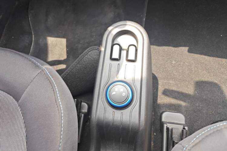 Used Wuling Hongguang MINIEV 2020 Zizai Version Lithium-NMC Gear Lever