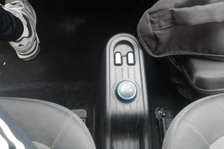 Used Wuling Hongguang MINIEV 2020 Enjoy Edition Lithium-Ion Battery Gear Lever