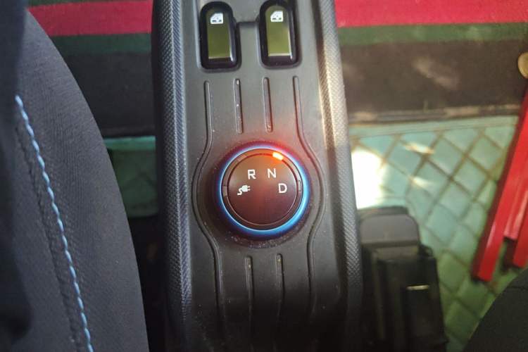Used Wuling Hongguang MINIEV 2020 Enjoyment Model Lithium Iron Phosphate Gear Lever