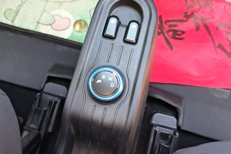 Used Wuling Hongguang MINIEV 2020 Enjoyment Model Lithium Iron Phosphate Gear Lever