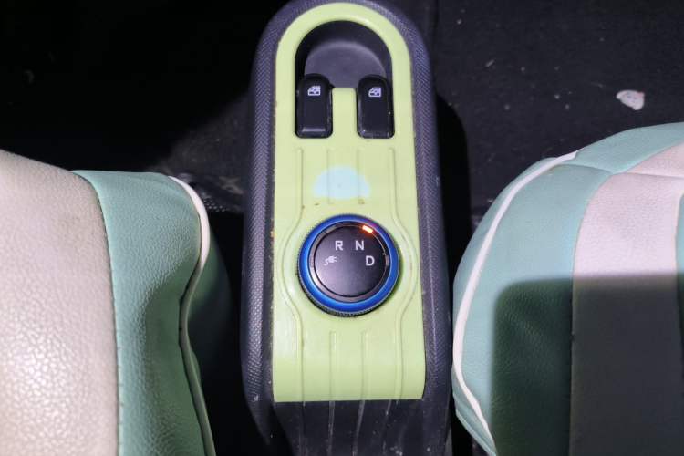 Used Wuling Hongguang MINIEV 2020 Freedom Version Lithium Iron Phosphate Gear Lever