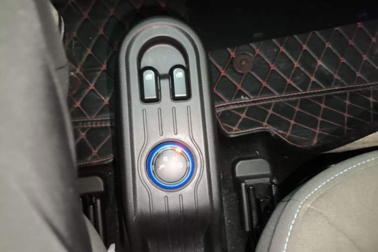 Used Wuling Hongguang MINIEV 2020 Enjoyment Model Lithium Iron Phosphate Gear Lever