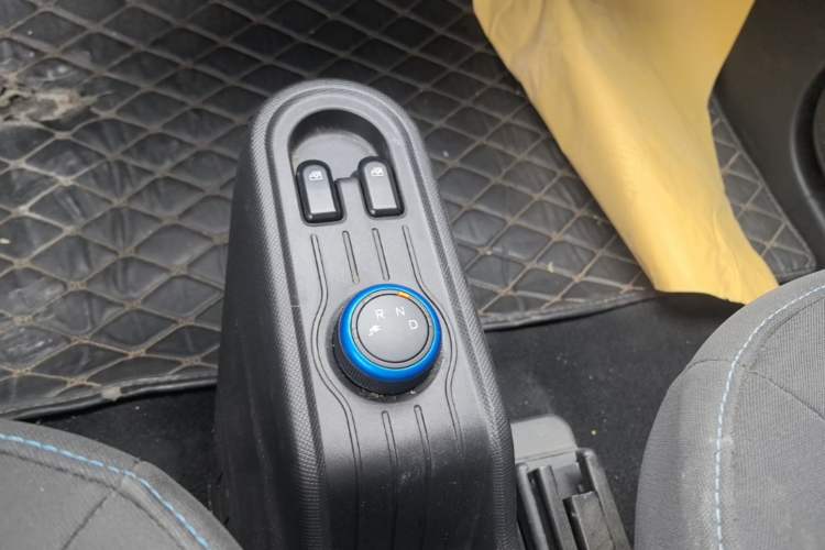 Used Wuling Hongguang MINIEV 2020 Zizai Version Lithium-NMC Gear Lever