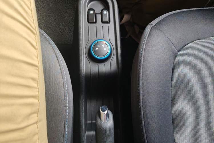 Used Wuling Hongguang MINIEV 2020 Enjoyment Model Lithium Iron Phosphate Gear Lever