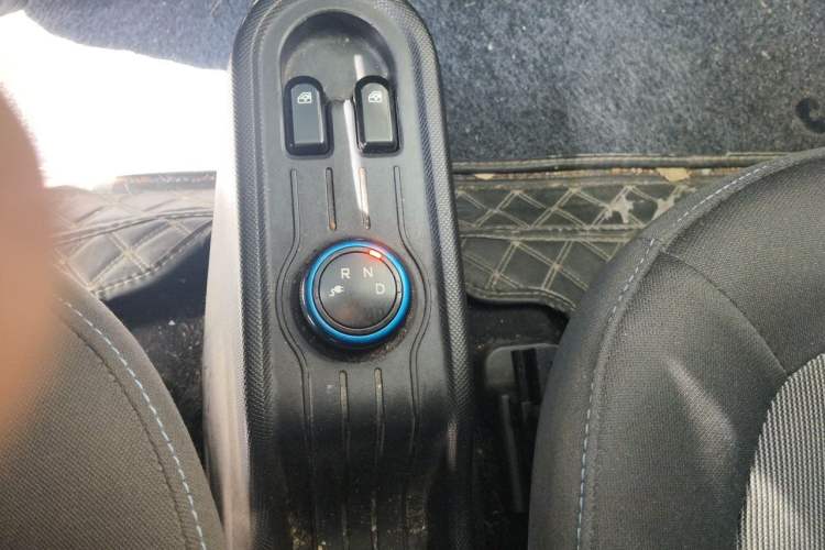 Used Wuling Hongguang MINIEV 2020 Freedom Version Lithium Iron Phosphate Gear Lever