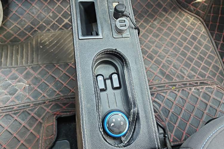 Used Wuling Hongguang MINIEV 2020 Enjoyment Model Lithium Iron Phosphate Gear Lever