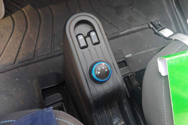 Used Wuling Hongguang MINIEV 2020 Enjoyment Model Lithium Iron Phosphate Gear Lever
