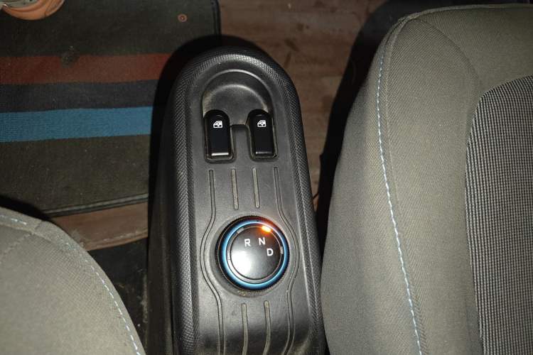 Used Wuling Hongguang MINIEV 2020 Zizai Version Lithium-NMC Gear Lever
