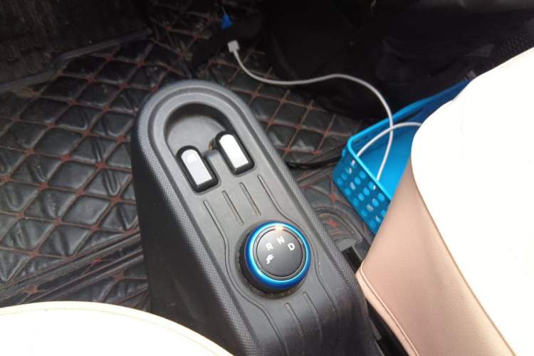 Used Wuling Hongguang MINIEV 2020 Lite Version Lithium Iron Phosphate Gear Lever