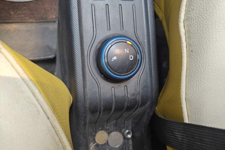 Used Wuling Hongguang MINIEV 2020 Enjoyment Model Lithium Iron Phosphate Gear Lever