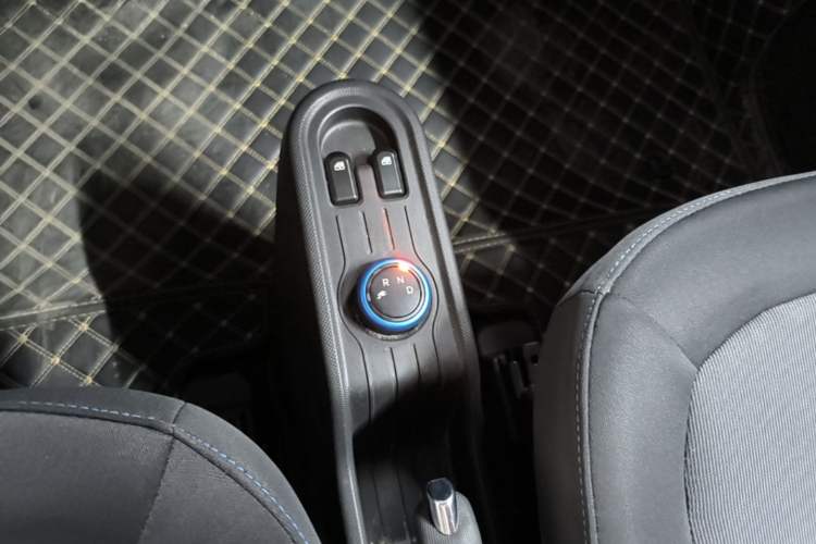 Used Wuling Hongguang MINIEV 2020 Enjoyment Model Lithium Iron Phosphate Gear Lever