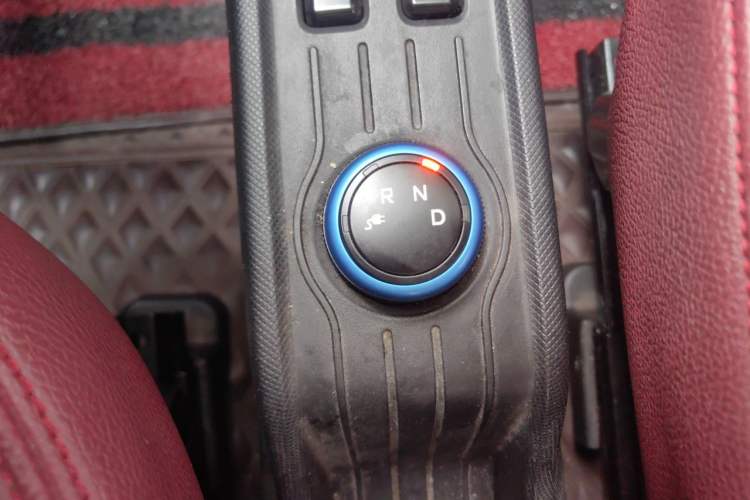 Used Wuling Hongguang MINIEV 2020 Zizai Version Lithium-NMC Gear Lever