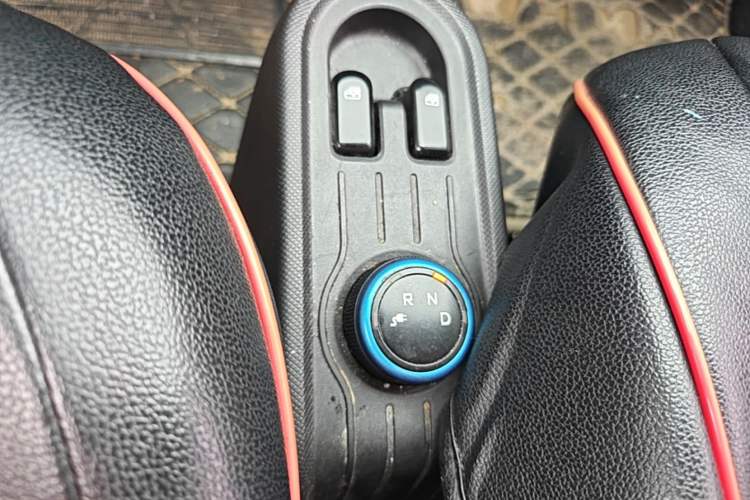 Used Wuling Hongguang MINIEV 2020 Enjoy Edition Lithium-Ion Battery Gear Lever