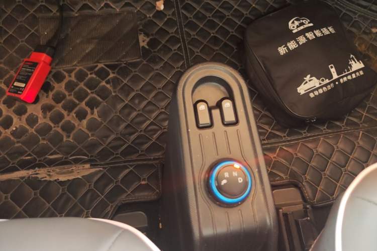 Used Wuling Hongguang MINIEV 2020 Enjoyment Model Lithium Iron Phosphate Gear Lever