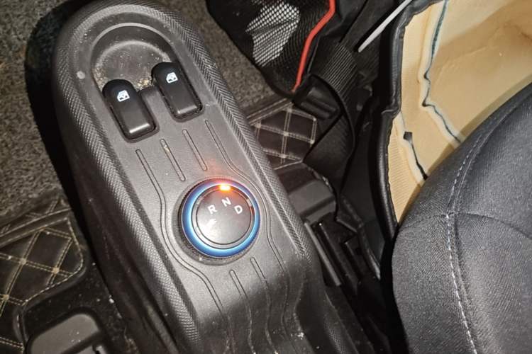 Used Wuling Hongguang MINIEV 2020 Freedom Version Lithium Iron Phosphate Gear Lever