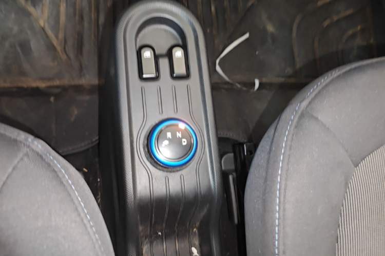 Used Wuling Hongguang MINIEV 2020 Enjoyment Model Lithium Iron Phosphate Gear Lever