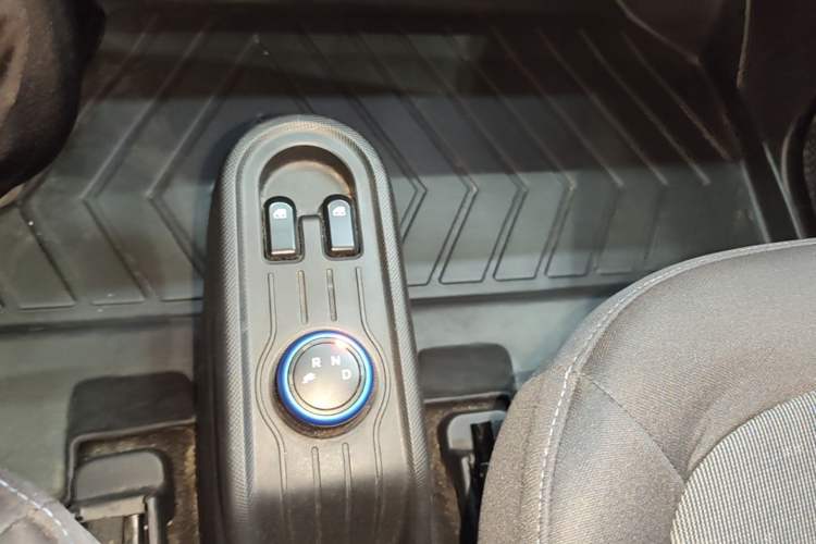 Used Wuling Hongguang MINIEV 2020 Enjoy Edition Lithium-Ion Battery Gear Lever