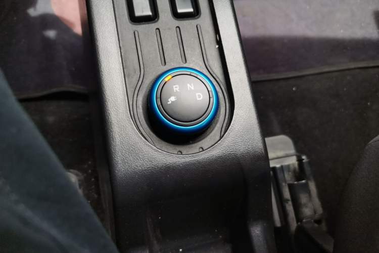 Used Wuling Hongguang MINIEV 2020 Zizai Version Lithium-NMC Gear Lever