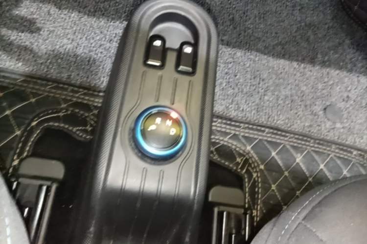 Used Wuling Hongguang MINIEV 2020 Zizai Version Lithium-NMC Gear Lever
