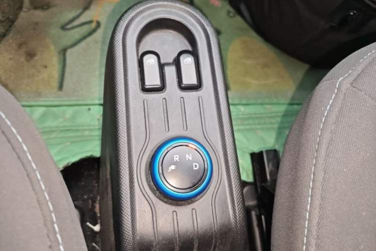 Used Wuling Hongguang MINIEV 2020 Enjoyment Model Lithium Iron Phosphate Gear Lever