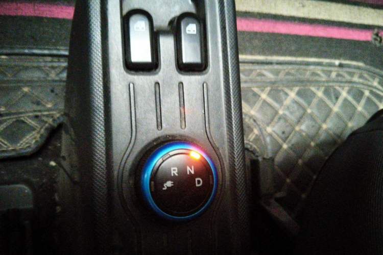 Used Wuling Hongguang MINIEV 2020 Freedom Version Lithium Iron Phosphate Gear Lever