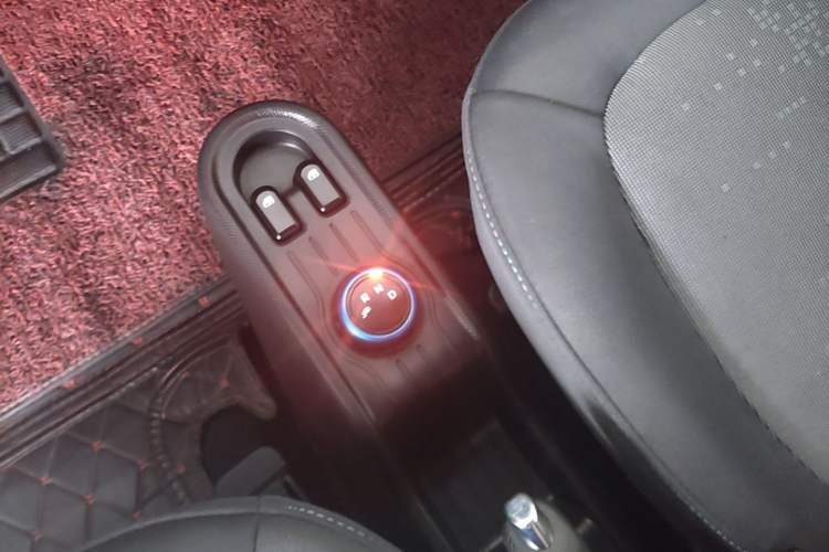 Used Wuling Hongguang MINIEV 2020 Freedom Version Lithium Iron Phosphate Gear Lever