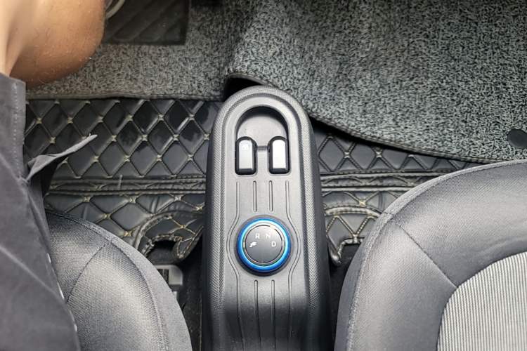Used Wuling Hongguang MINIEV 2020 Enjoyment Model Lithium Iron Phosphate Gear Lever