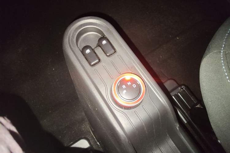 Used Wuling Hongguang MINIEV 2020 Enjoy Edition Lithium-Ion Battery Gear Lever