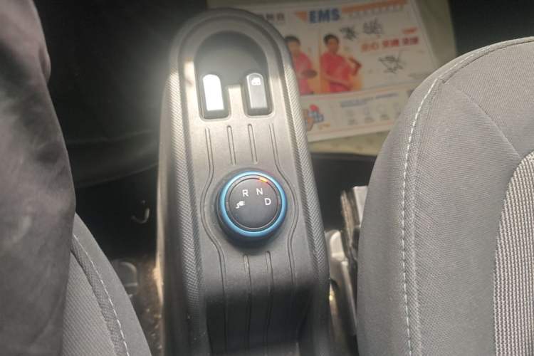Used Wuling Hongguang MINIEV 2020 Enjoyment Model Lithium Iron Phosphate Gear Lever