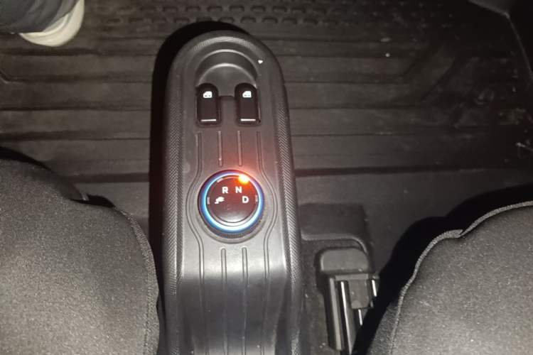 Used Wuling Hongguang MINIEV 2020 Zizai Version Lithium-NMC Gear Lever