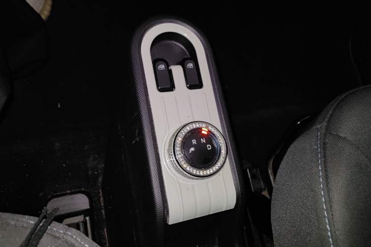 Used Wuling Hongguang MINIEV 2020 Freedom Version Lithium Iron Phosphate Gear Lever