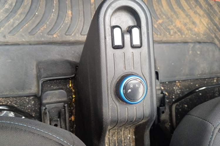 Used Wuling Hongguang MINIEV 2020 Zizai Version Lithium-NMC Gear Lever