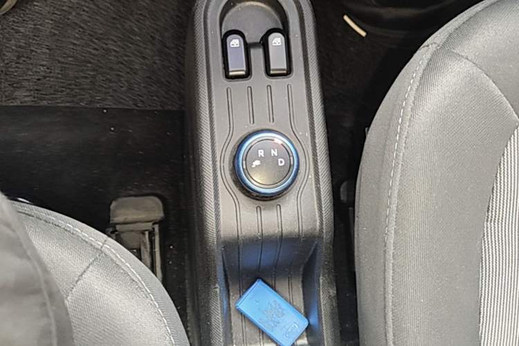 Used Wuling Hongguang MINIEV 2020 Enjoyment Model Lithium Iron Phosphate Gear Lever