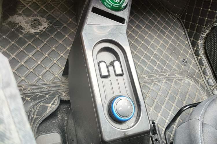 Used Wuling Hongguang MINIEV 2020 Enjoyment Model Lithium Iron Phosphate Gear Lever