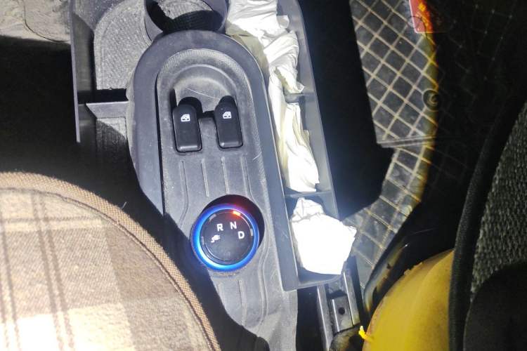 Used Wuling Hongguang MINIEV 2020 Freedom Version Lithium Iron Phosphate Gear Lever