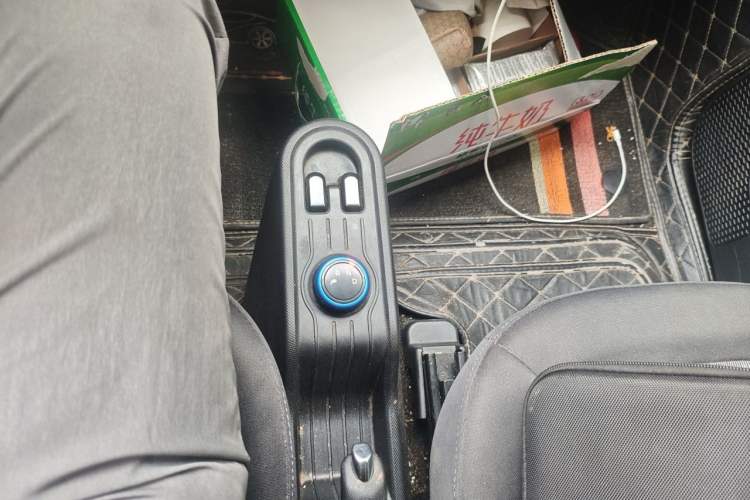 Used Wuling Hongguang MINIEV 2020 Zizai Version Lithium-NMC Gear Lever