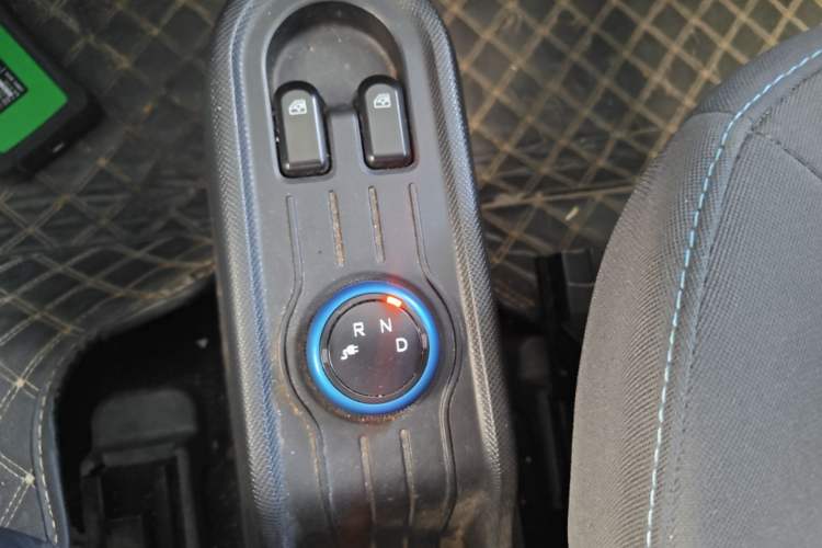 Used Wuling Hongguang MINIEV 2020 Enjoyment Model Lithium Iron Phosphate Gear Lever