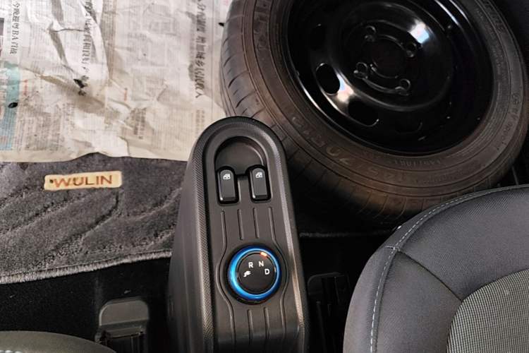 Used Wuling Hongguang MINIEV 2020 Enjoy Edition Lithium-Ion Battery Gear Lever