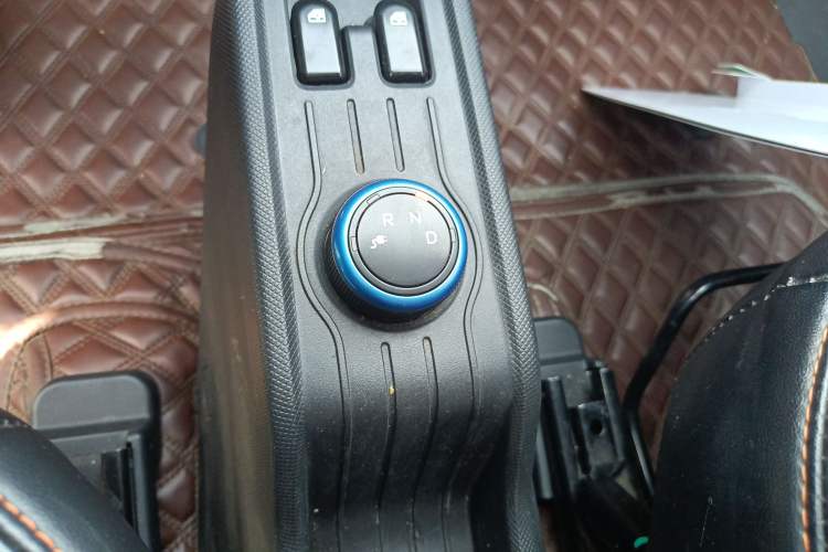 Used Wuling Hongguang MINIEV 2020 Freedom Version Lithium Iron Phosphate Gear Lever
