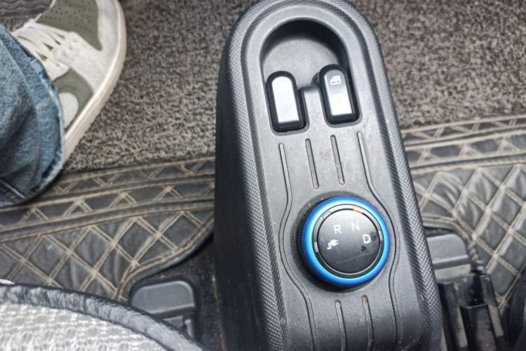 Used Wuling Hongguang MINIEV 2020 Enjoyment Model Lithium Iron Phosphate Gear Lever