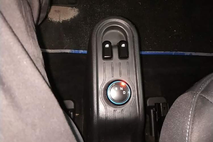 Used Wuling Hongguang MINIEV 2020 Freedom Version Lithium Iron Phosphate Gear Lever
