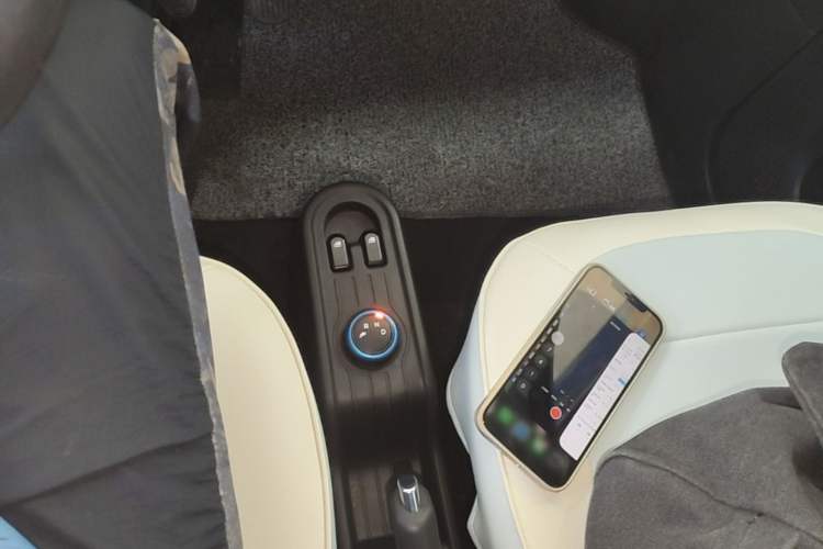 Used Wuling Hongguang MINIEV 2020 Zizai Version Lithium-NMC Gear Lever